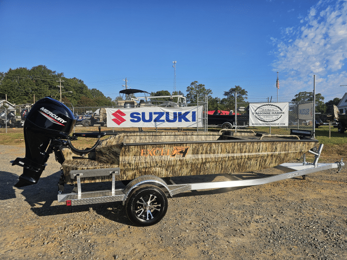 Boat sales, service, parts and gear available at D'Arbonne Marine in Farmerville, LA.