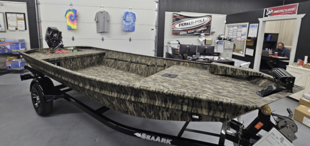 Boat sales, service, parts and gear available at D'Arbonne Marine in Farmerville, LA.