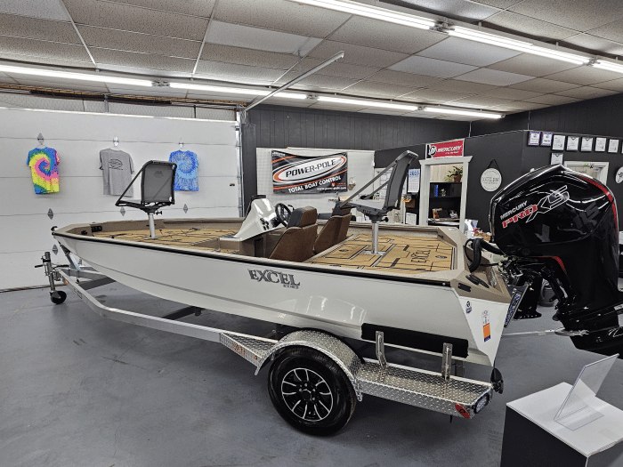 Boat sales, service, parts and gear available at D'Arbonne Marine in Farmerville, LA.